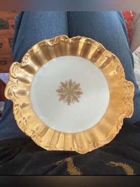 Limoges White Plate with Rich Gold Rim and Medallion